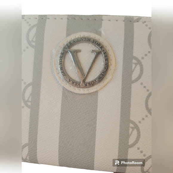 NWT Vera Zipper Wallet - Picture 2 of 5